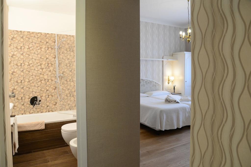 Superior Doppel- oder Zweibettzimmer mit direktem Seeblick